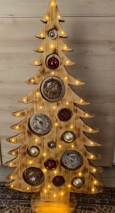 Großer Tannenbaum (beleuchtet)